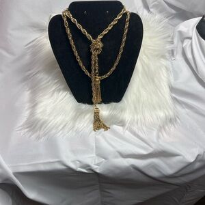 Jewelry/vintage gold tone rope necklace